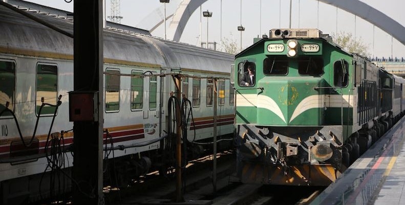 افزایش ۲.۵ برابری آموزش به کارکنان راه آهن تهران