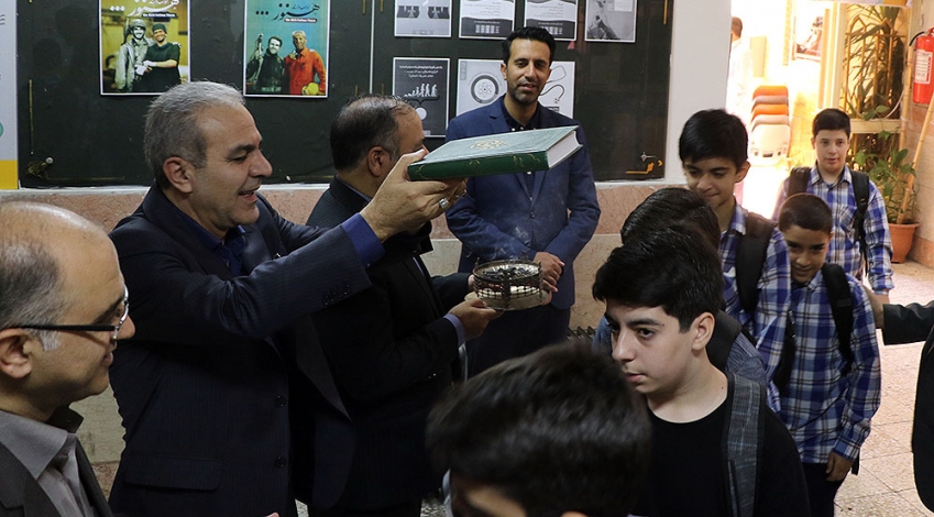 گزارش زنگ مهر و مقاومت در دبیرستان آزادگان تهران با حضور ترکی